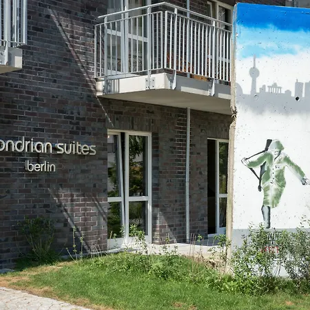 柏林查理边境检查站蒙德里安套房酒店 4*