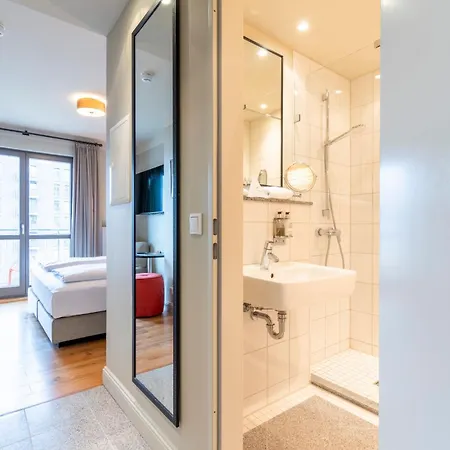 Hotel Mondrian Am Checkpoint Charlie 4*