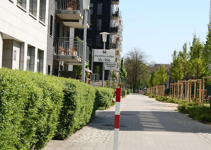 柏林查理边境检查站蒙德里安套房酒店 4* 柏林