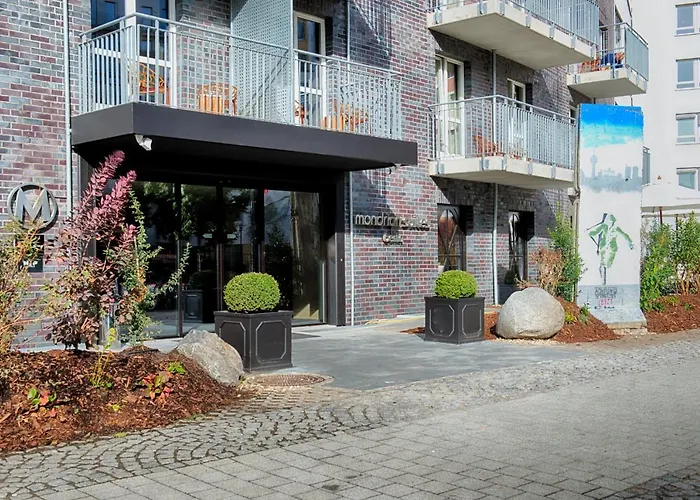 柏林查理边境检查站蒙德里安套房酒店 4*