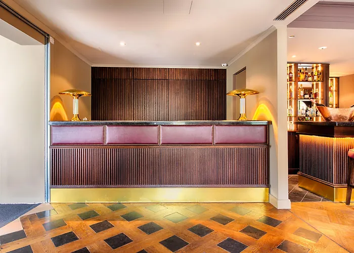 Mondrian Am Checkpoint Charlie 4*