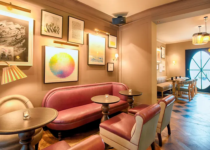 Mondrian Am Checkpoint Charlie 4*