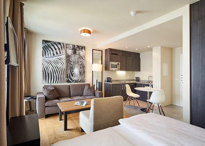 Mondrian Am Checkpoint Charlie Otel Berlin