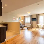 柏林查理边境检查站蒙德里安套房酒店