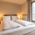 Mondrian Am Checkpoint Charlie 4*