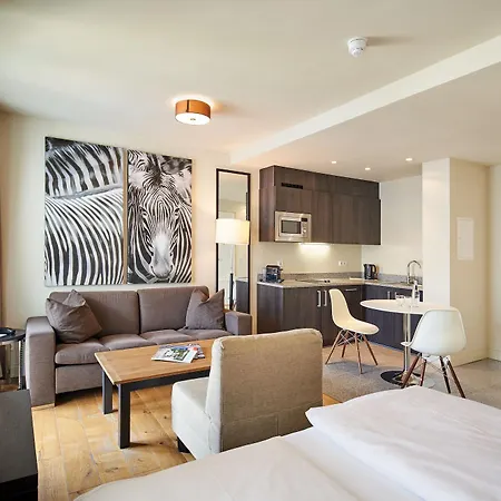 Mondrian Am Checkpoint Charlie Szálloda 4*