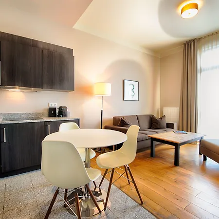 Mondrian Am Checkpoint Charlie