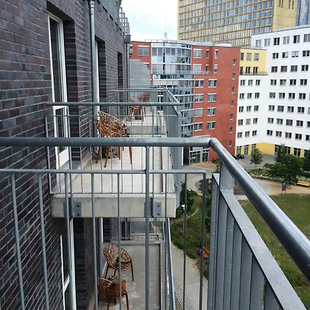 Mondrian Am Checkpoint Charlie