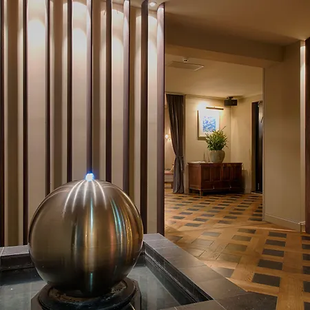 Mondrian Am Checkpoint Charlie Hotel