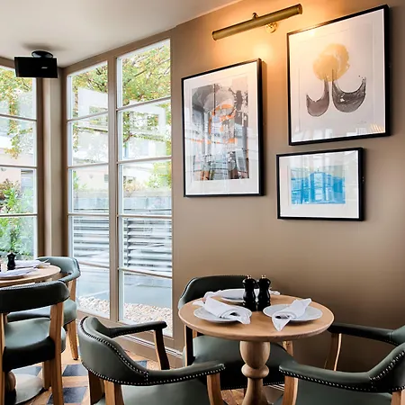 Mondrian Am Checkpoint Charlie Hotel