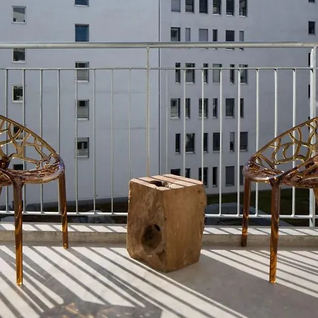 Mondrian Am Checkpoint Charlie 4*