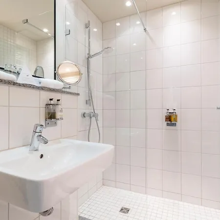 モンドリアン スイーツ アム チェックポイント チャーリー