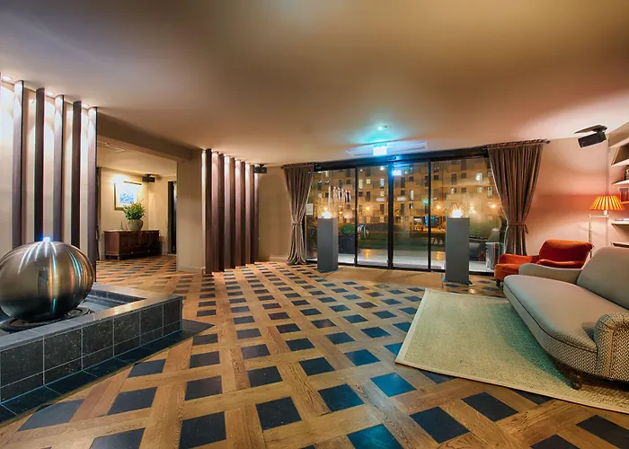 Mondrian Am Checkpoint Charlie