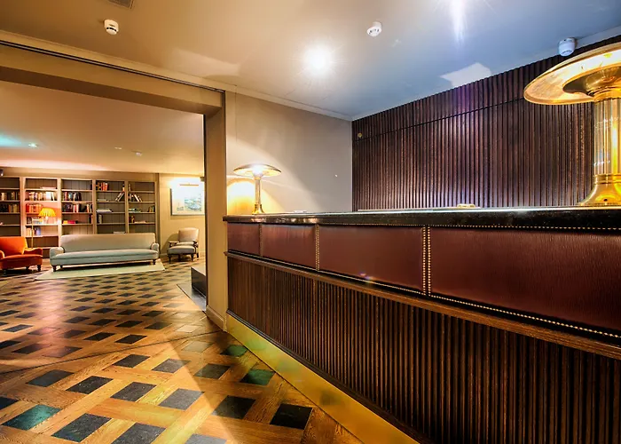 モンドリアン スイーツ アム チェックポイント チャーリー