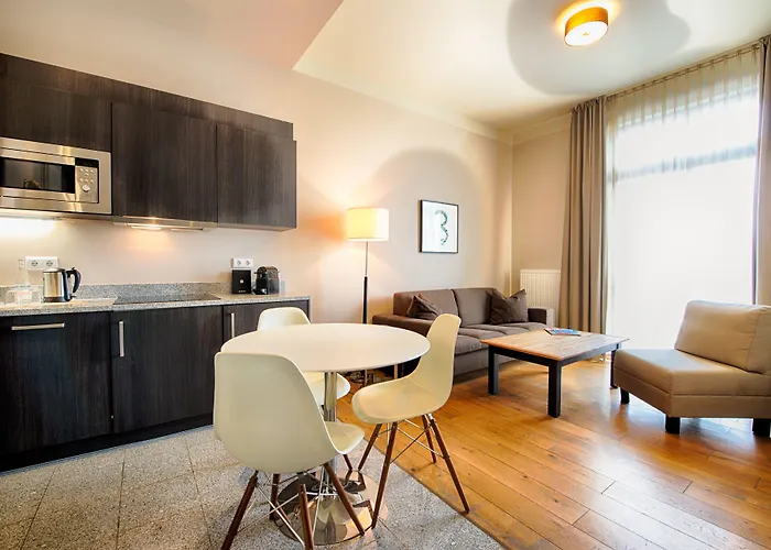 Mondrian Am Checkpoint Charlie