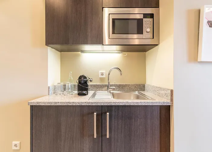 Mondrian Am Checkpoint Charlie 4* Berlín