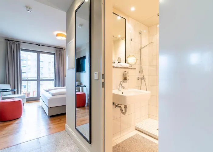 Hotel Mondrian Am Checkpoint Charlie 4*