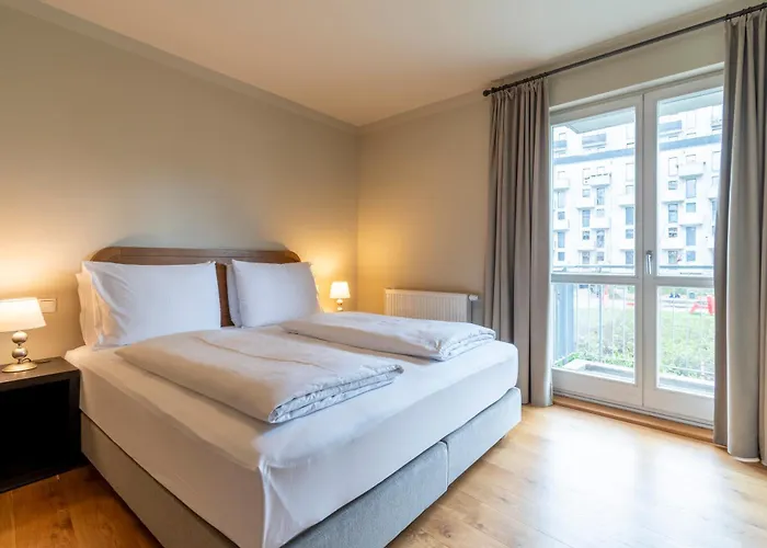 Mondrian Am Checkpoint Charlie