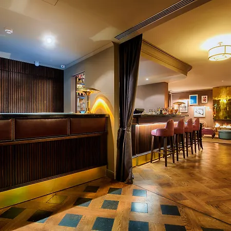 호텔 몬드리안 스위트 암 체크포인트 찰리 4*