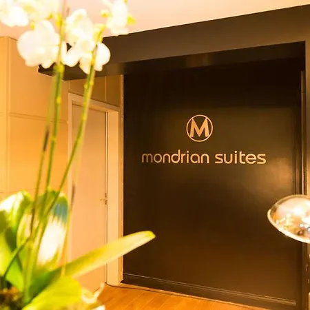 Hotel Mondrian Am Checkpoint Charlie 4*