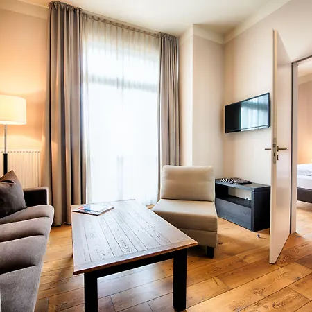 Mondrian Am Checkpoint Charlie