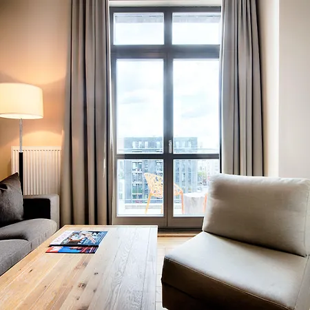 Mondrian Am Checkpoint Charlie