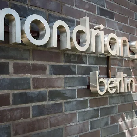 Mondrian Am Checkpoint Charlie Hotel