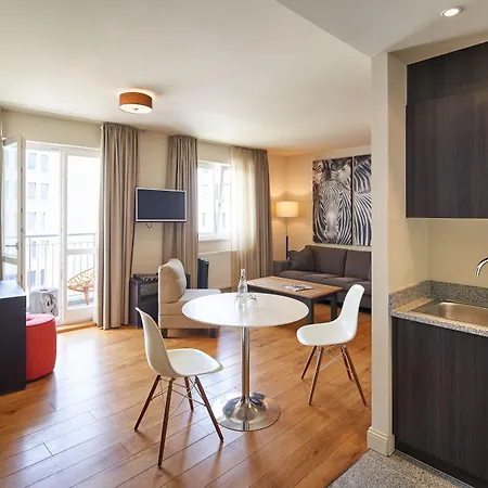 Hotel Mondrian Am Checkpoint Charlie 4*