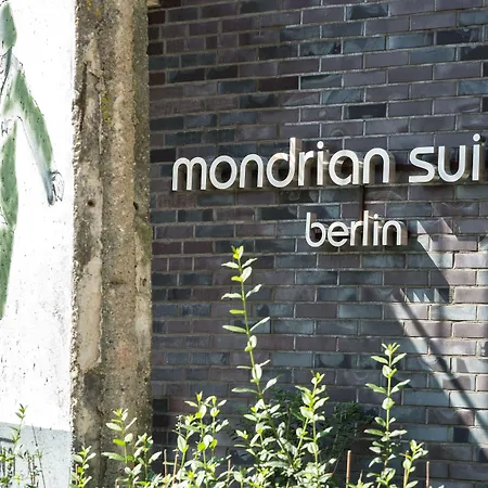 Hotel Mondrian Am Checkpoint Charlie 4*