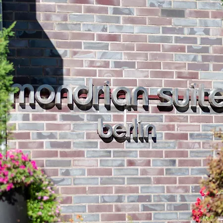 Mondrian Am Checkpoint Charlie Hotel 4*