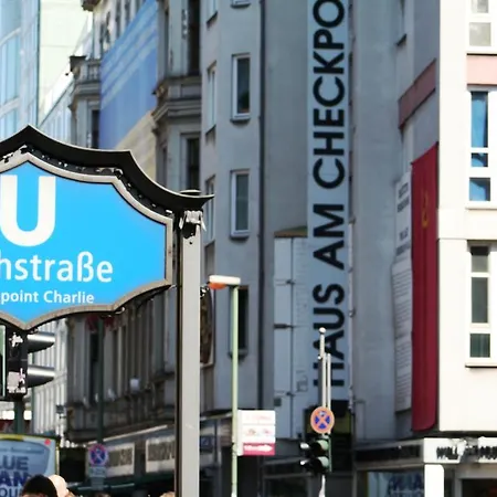 Hotel Mondrian Am Checkpoint Charlie 4*