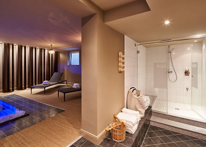 Hotel Mondrian Am Checkpoint Charlie 4*